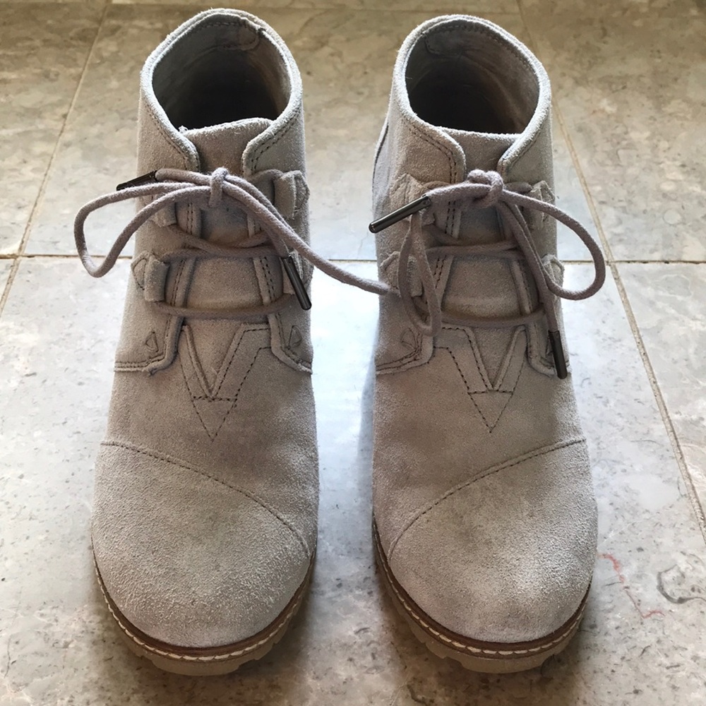 🌻HP🌻NEW TOMS Kala Suede Lace Up Wedge Booties